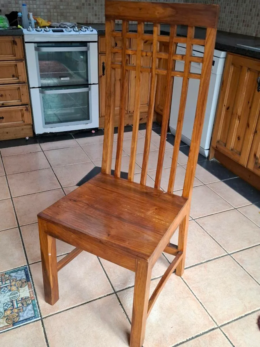 Kitchen table and 6 chairs - Image 4