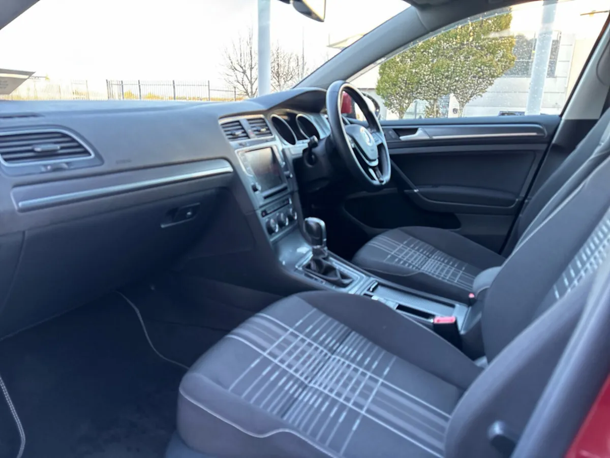Volkswagen Golf 1.2L Petrol Automatic TSI Lounge E - Image 3
