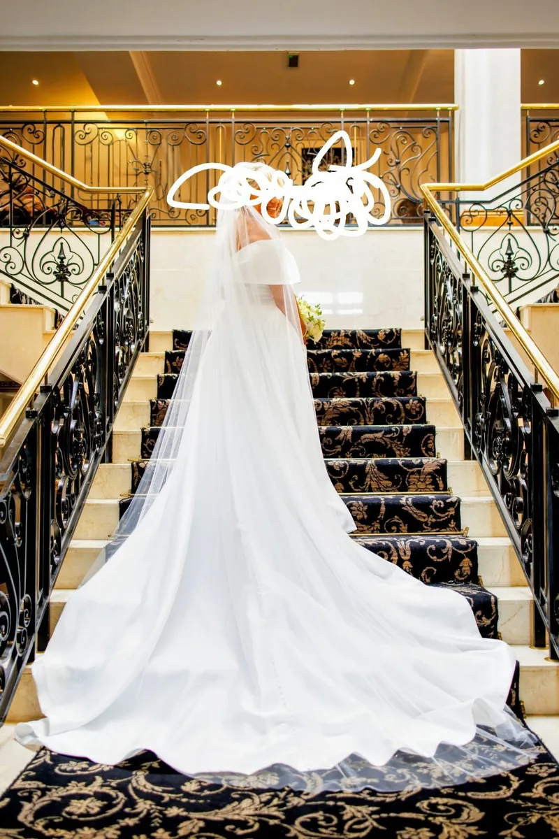 Wedding dress - Image 4