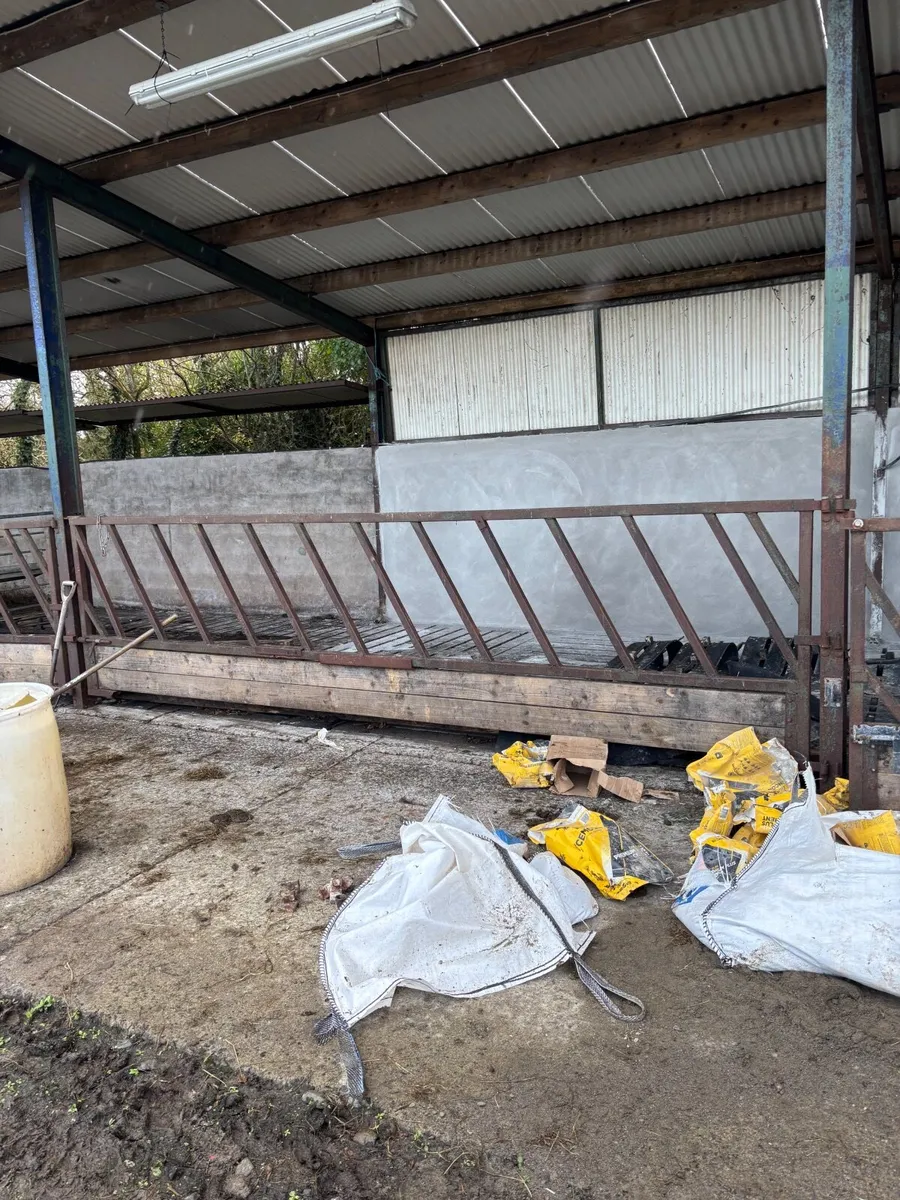 Feeding Barrier Gate & Dividing Gates - Image 1