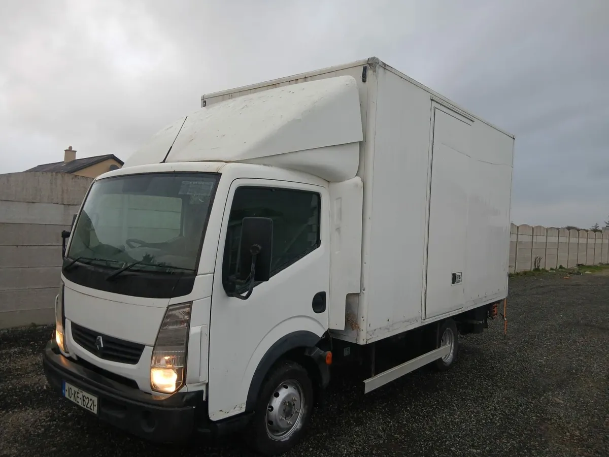 2010 Renault MAXITY box van - Image 2