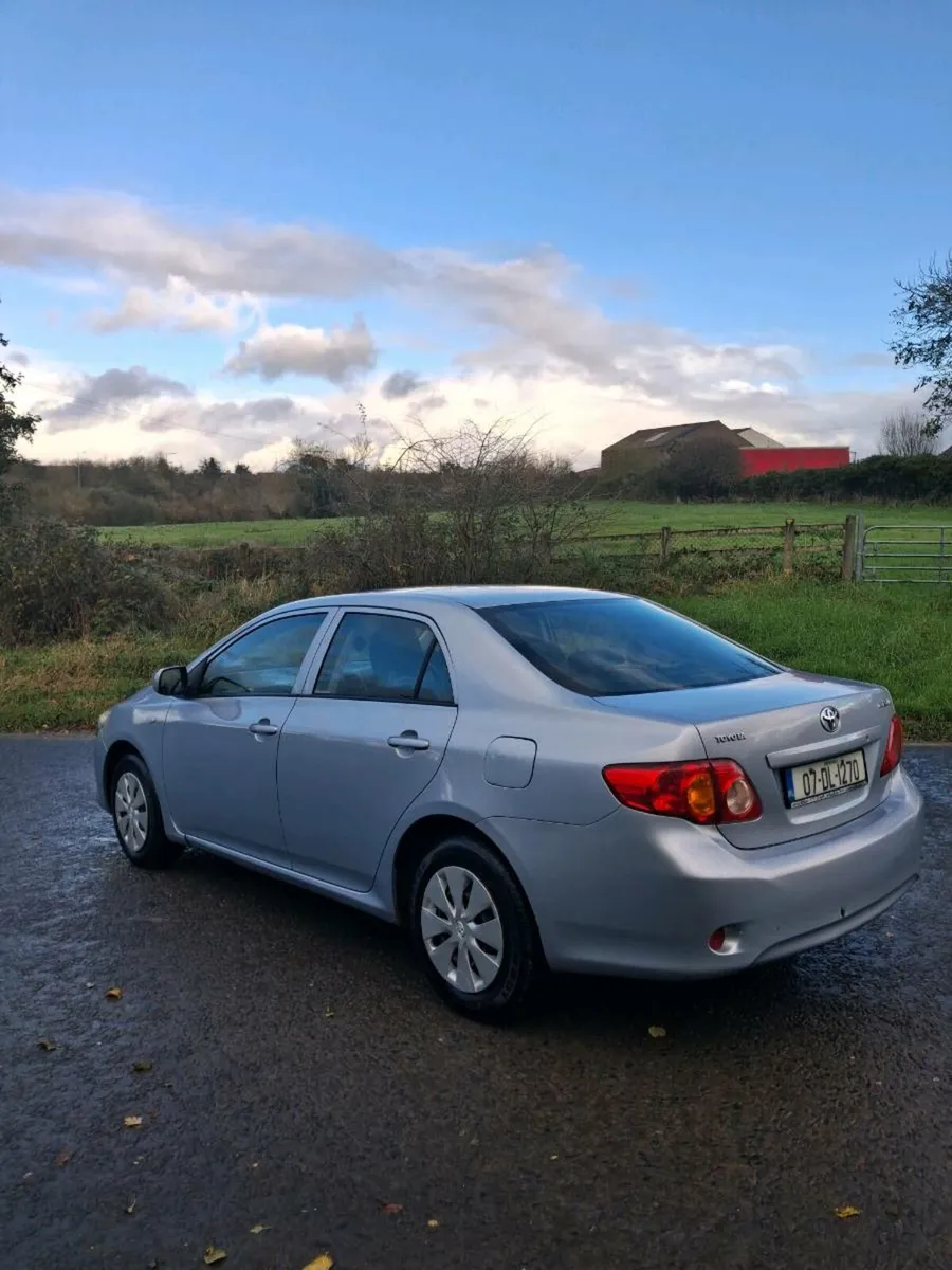 2007 corolla - Image 3