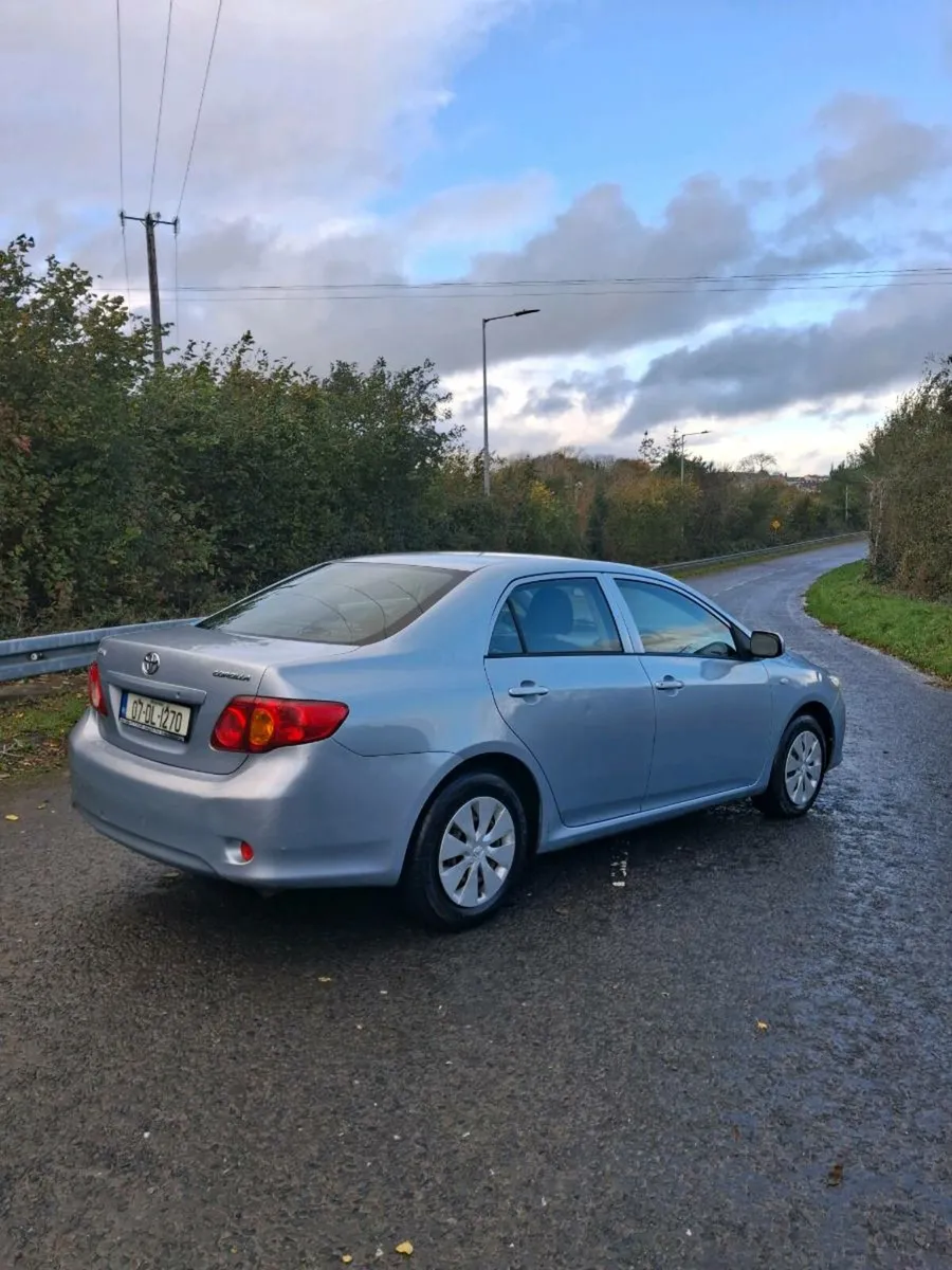 2007 corolla - Image 4