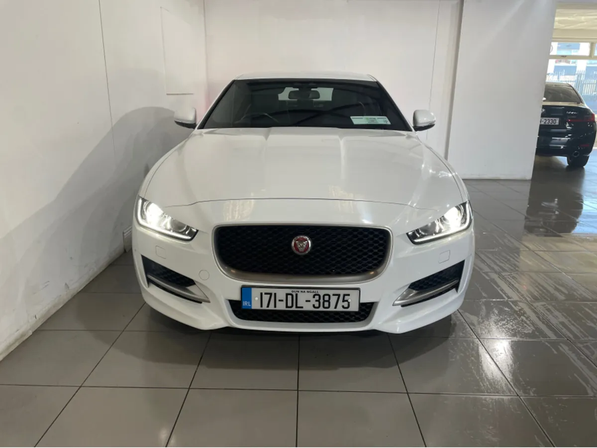 Jaguar XE 2.0 D R-SPORT 180PS 4DR AUTO - Image 2