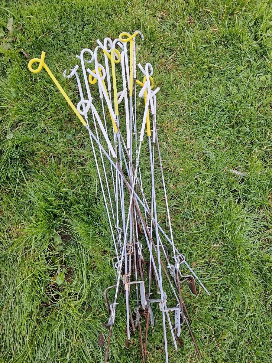 Fencing portable standards pig tails - Image 2