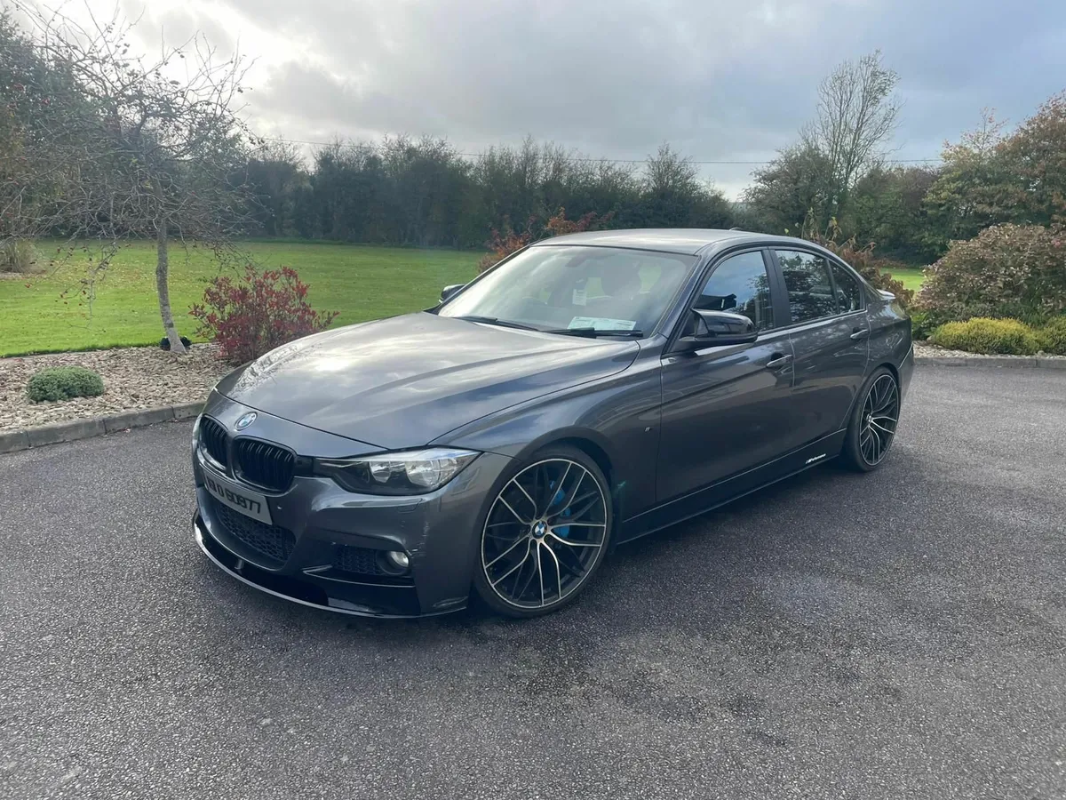 BMW 3-Series 2016 - Image 2