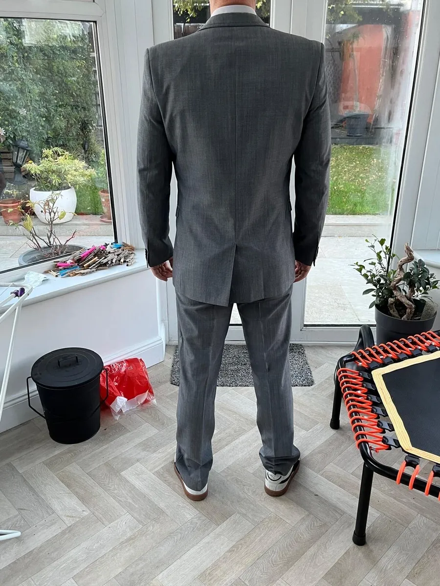 Men’s 2 piece suit - Image 2