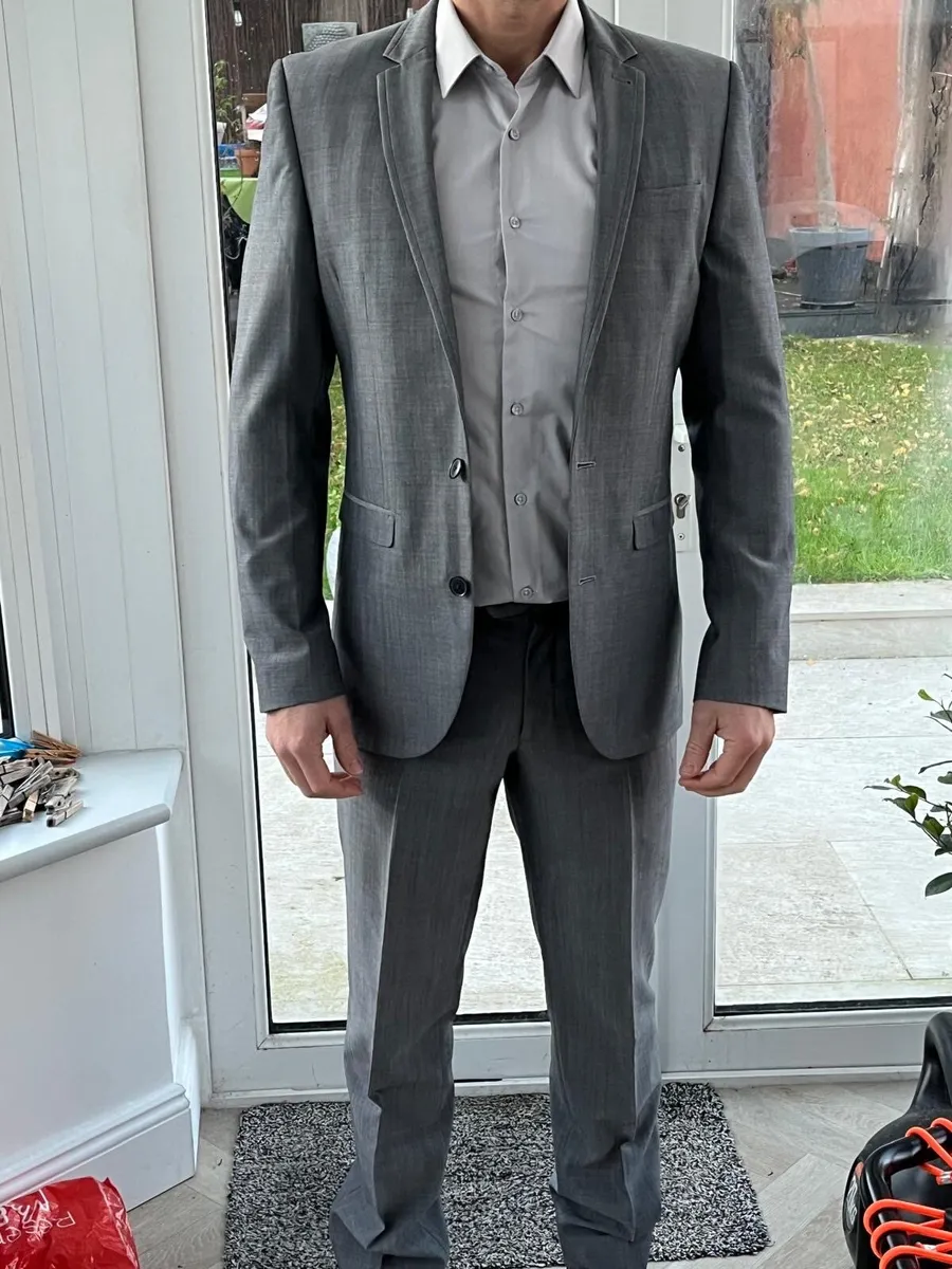 Men’s 2 piece suit - Image 1