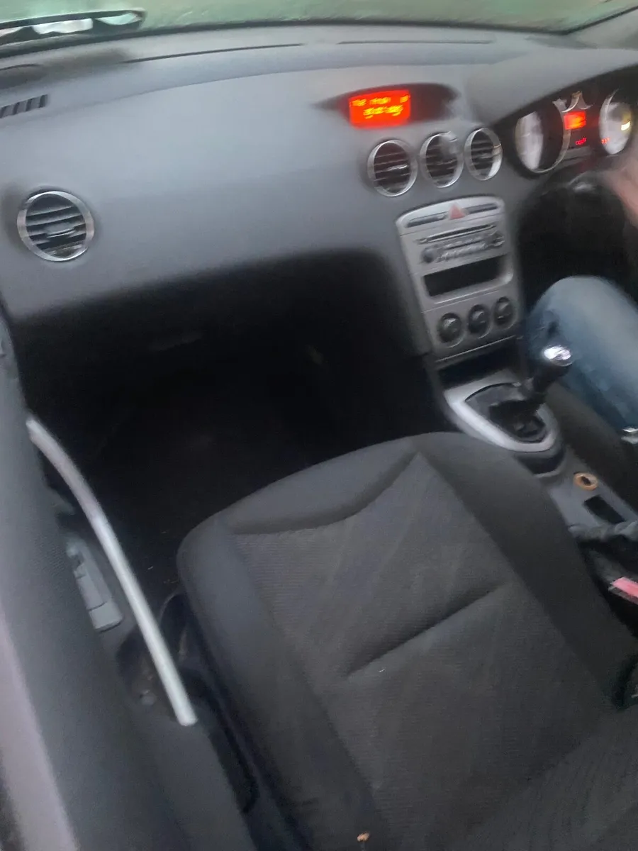 Peugeot 308 2008 - Image 3