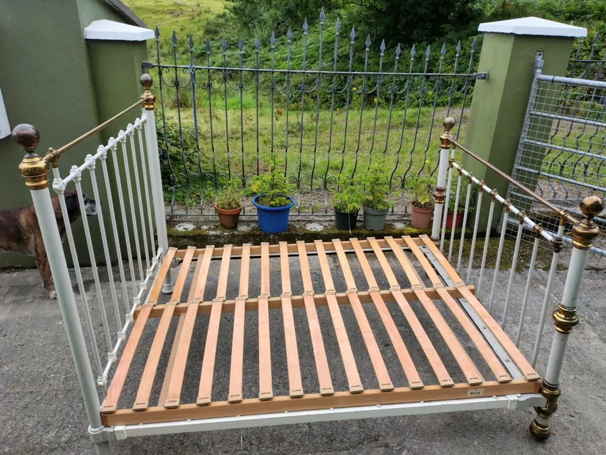 Antique bed - Image 3