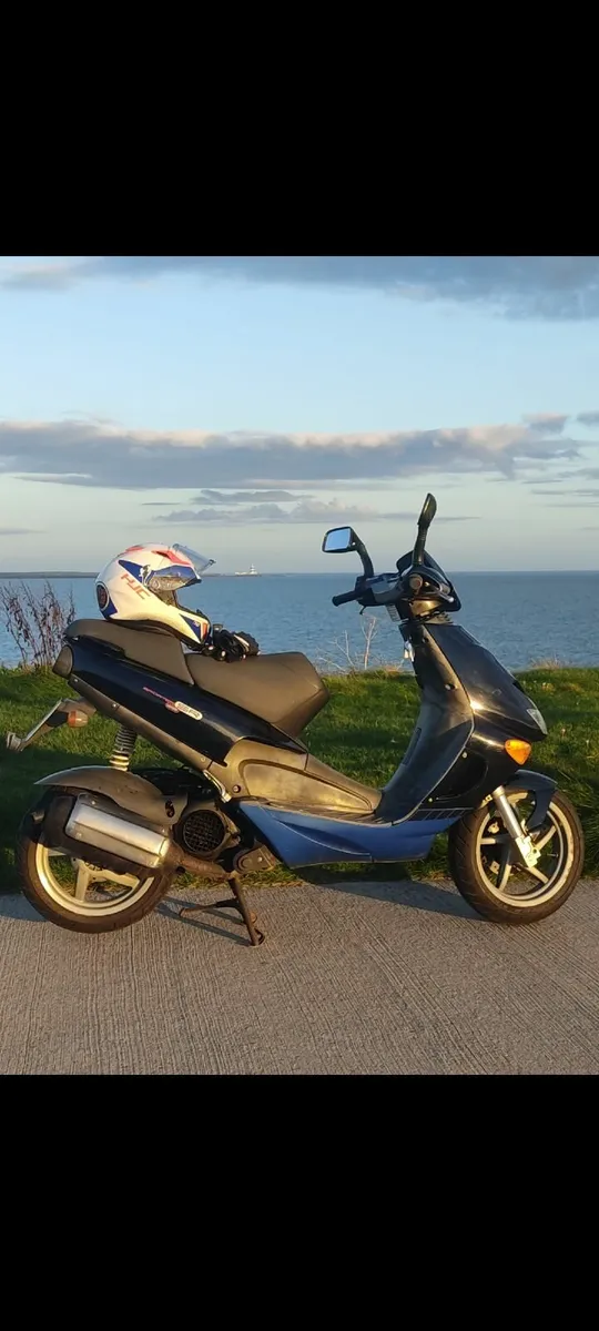 2000 Aprilia SR125 2T - Image 1