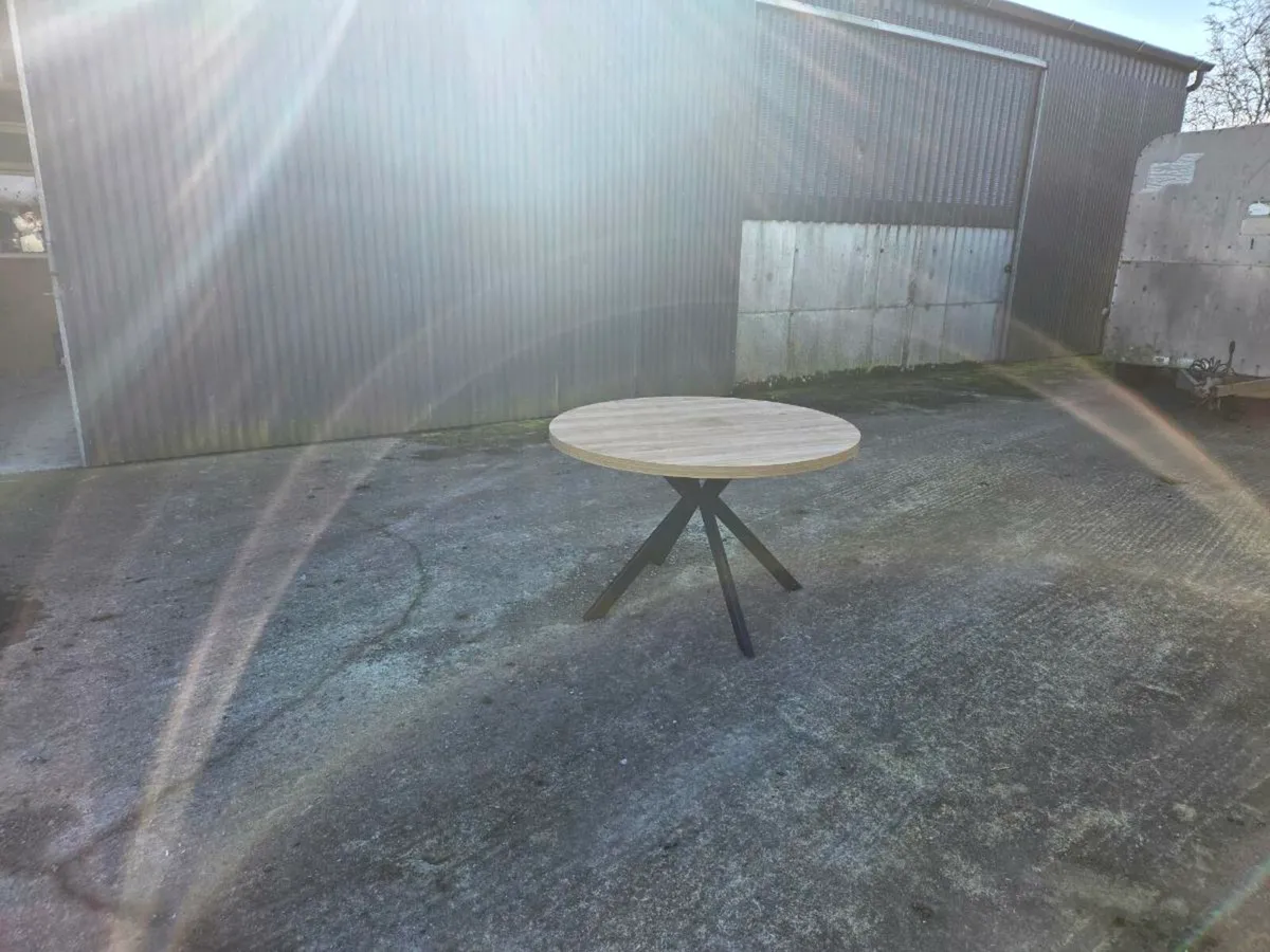 Kitchen table - Image 3