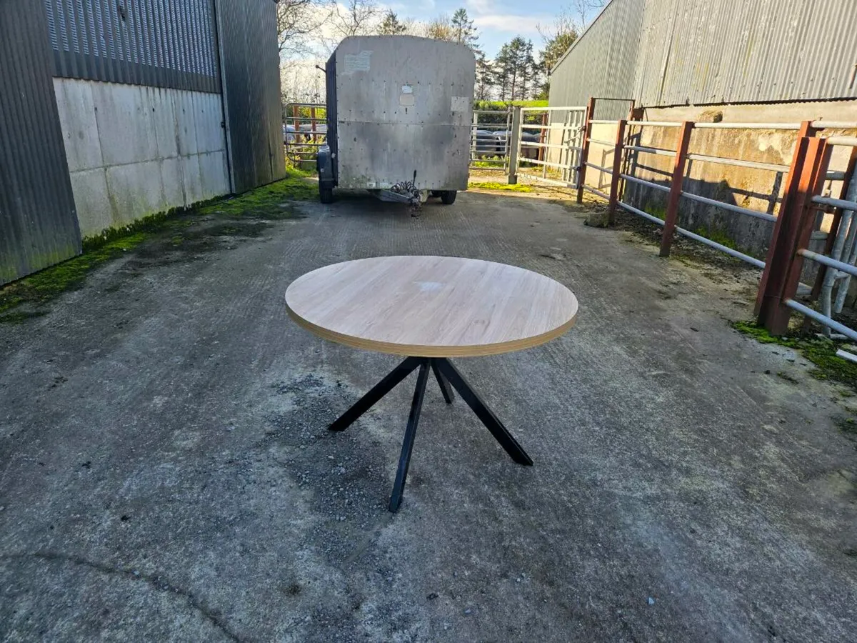 Kitchen table - Image 4