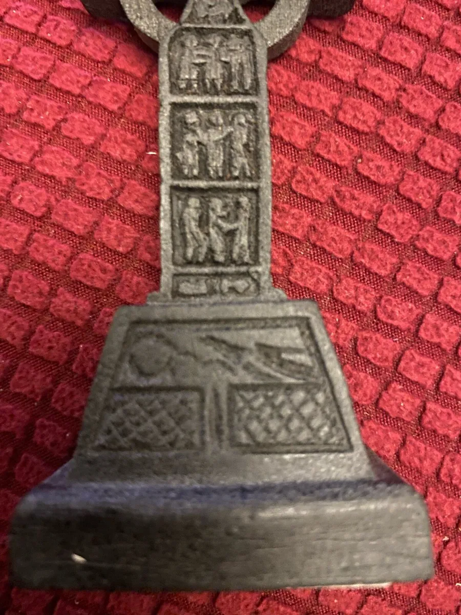Monasterboice Cross in Turf - Image 4