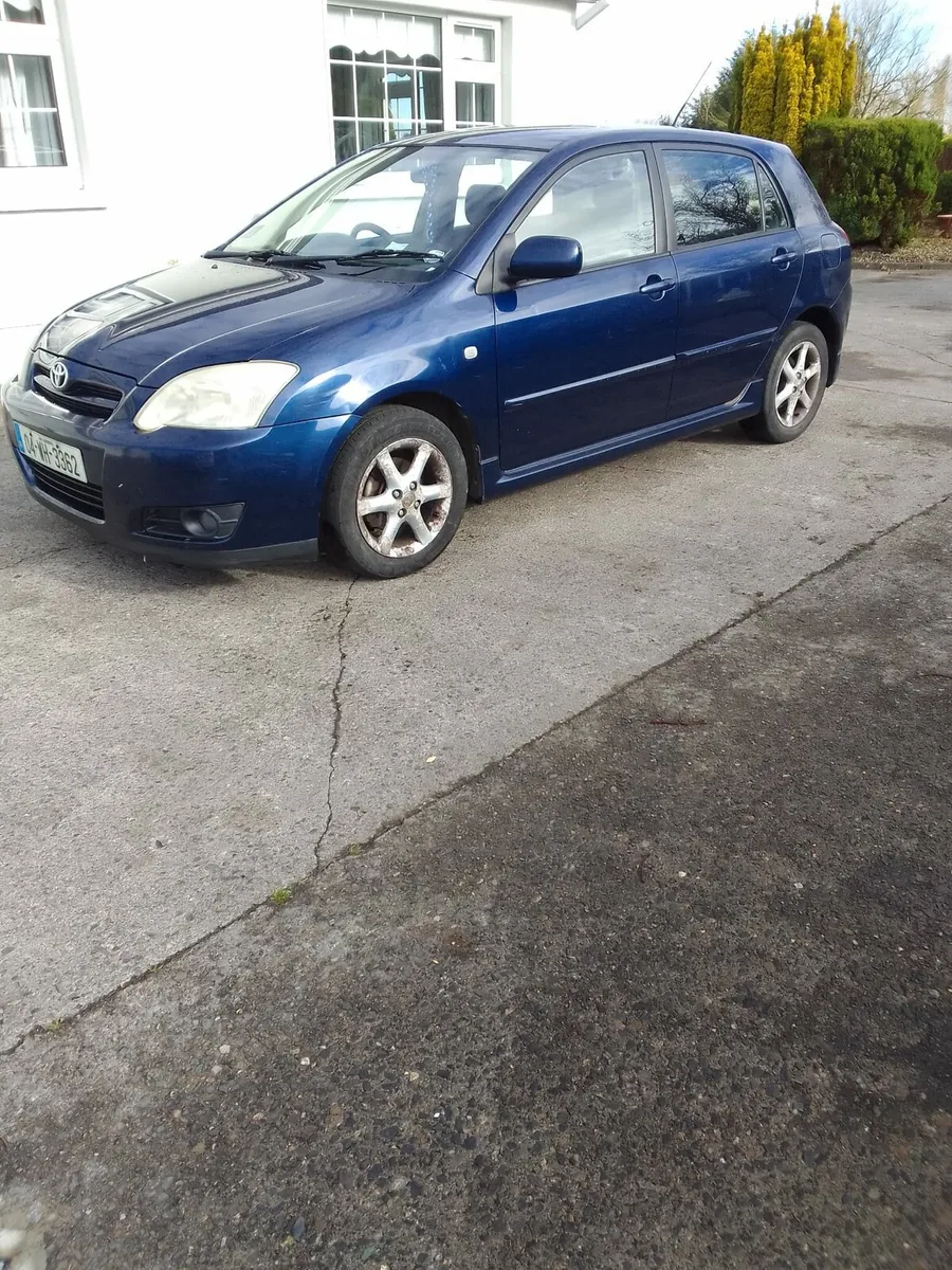 Toyota corolla - Image 3