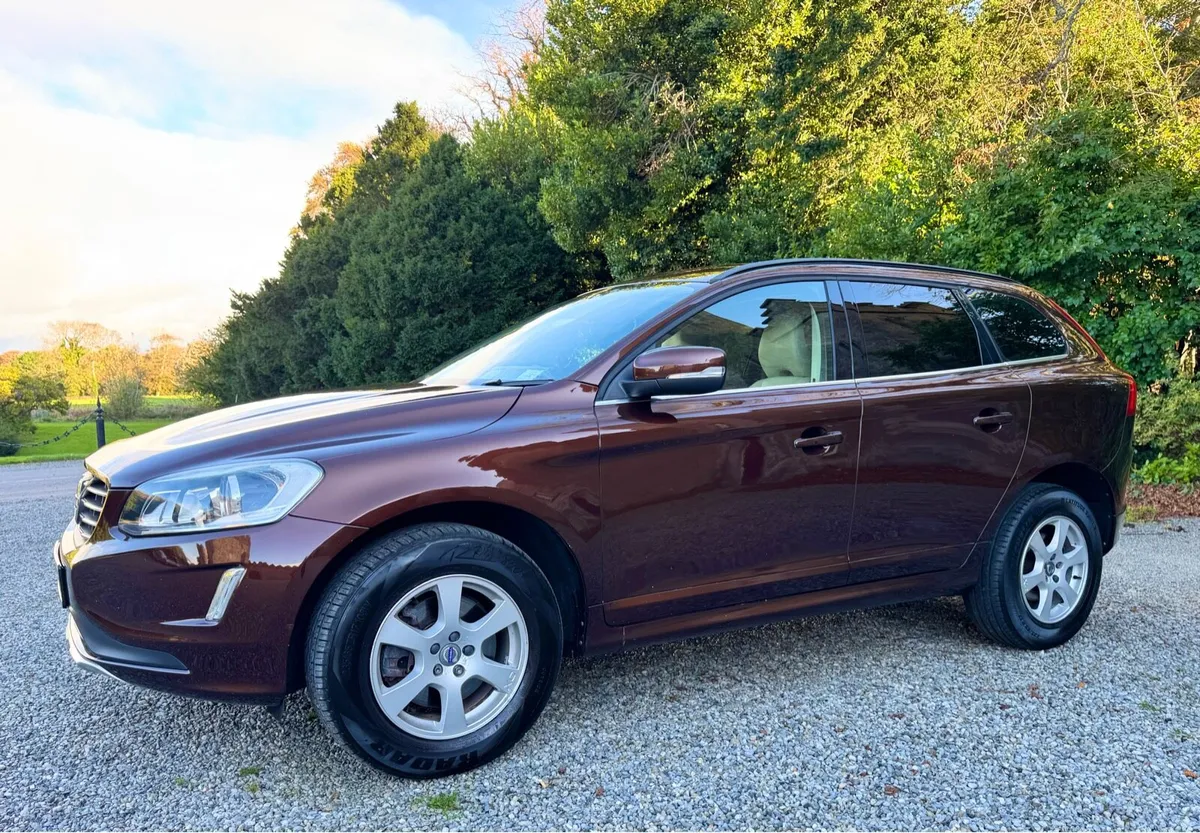 VOLVO XC60 // 2.0 DIESEL // NCT 05/26 // TAX 01/26 - Image 1