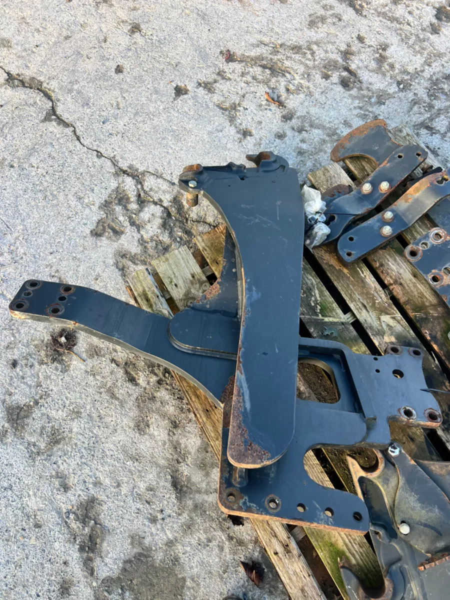MX tractor loader brackets - Image 2