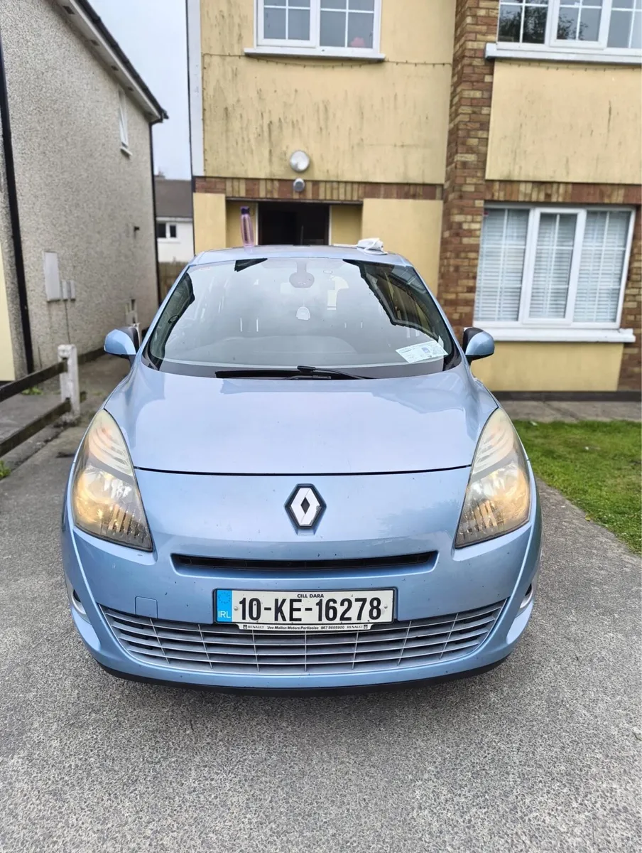 Car Renault - Image 1