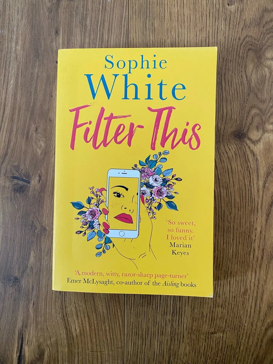 Book 📕 Sophie White "Filter This " - Image 2