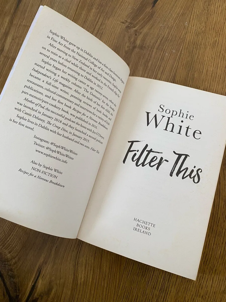 Book 📕 Sophie White "Filter This " - Image 4