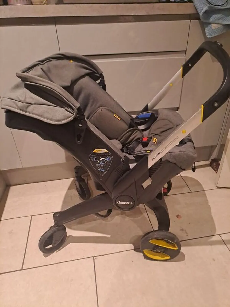 doona car seat - Image 1