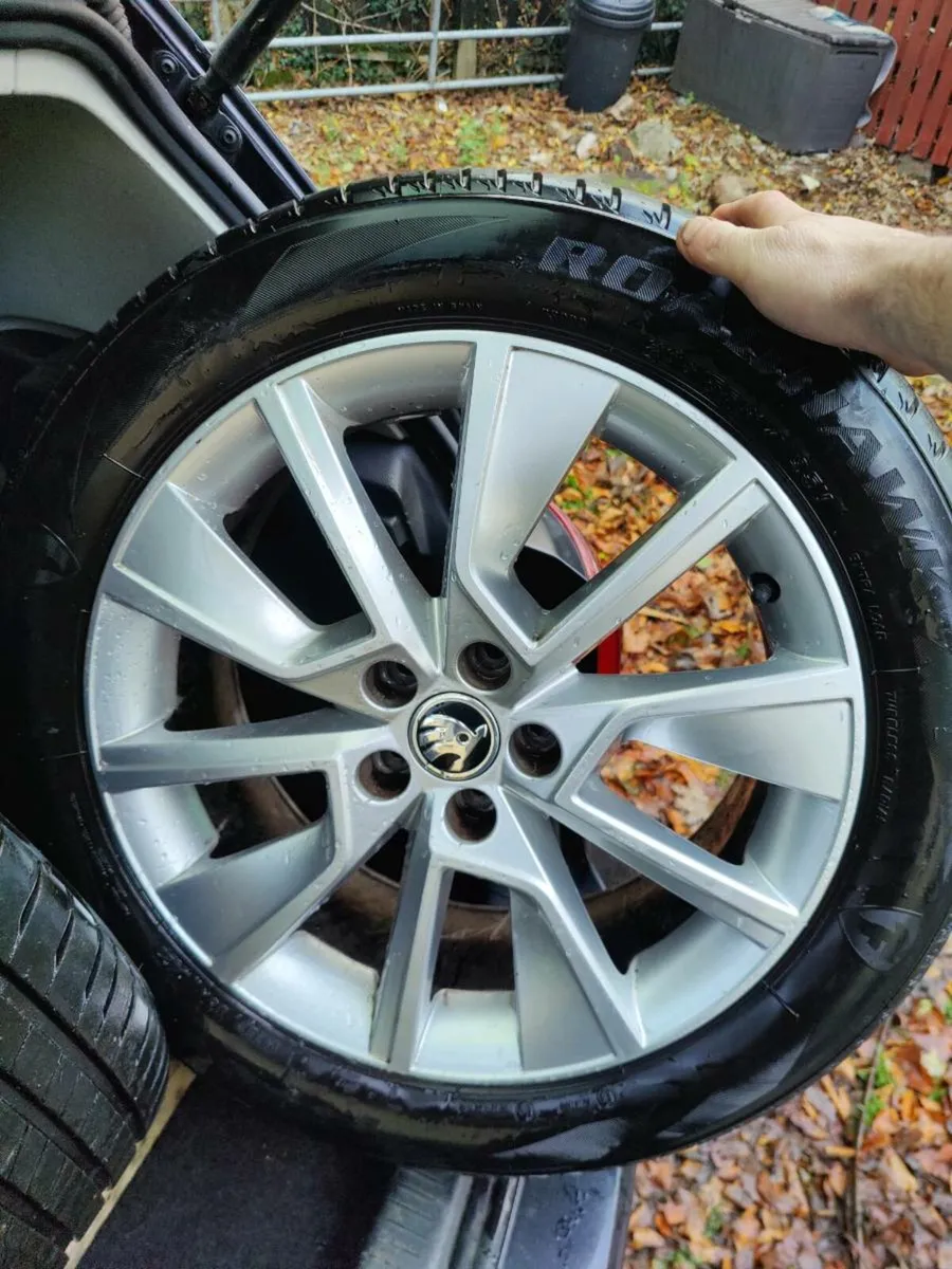 VAG GENUINE 17'/CADDY/GOLF/SKODA/ ALLOYS - Image 1