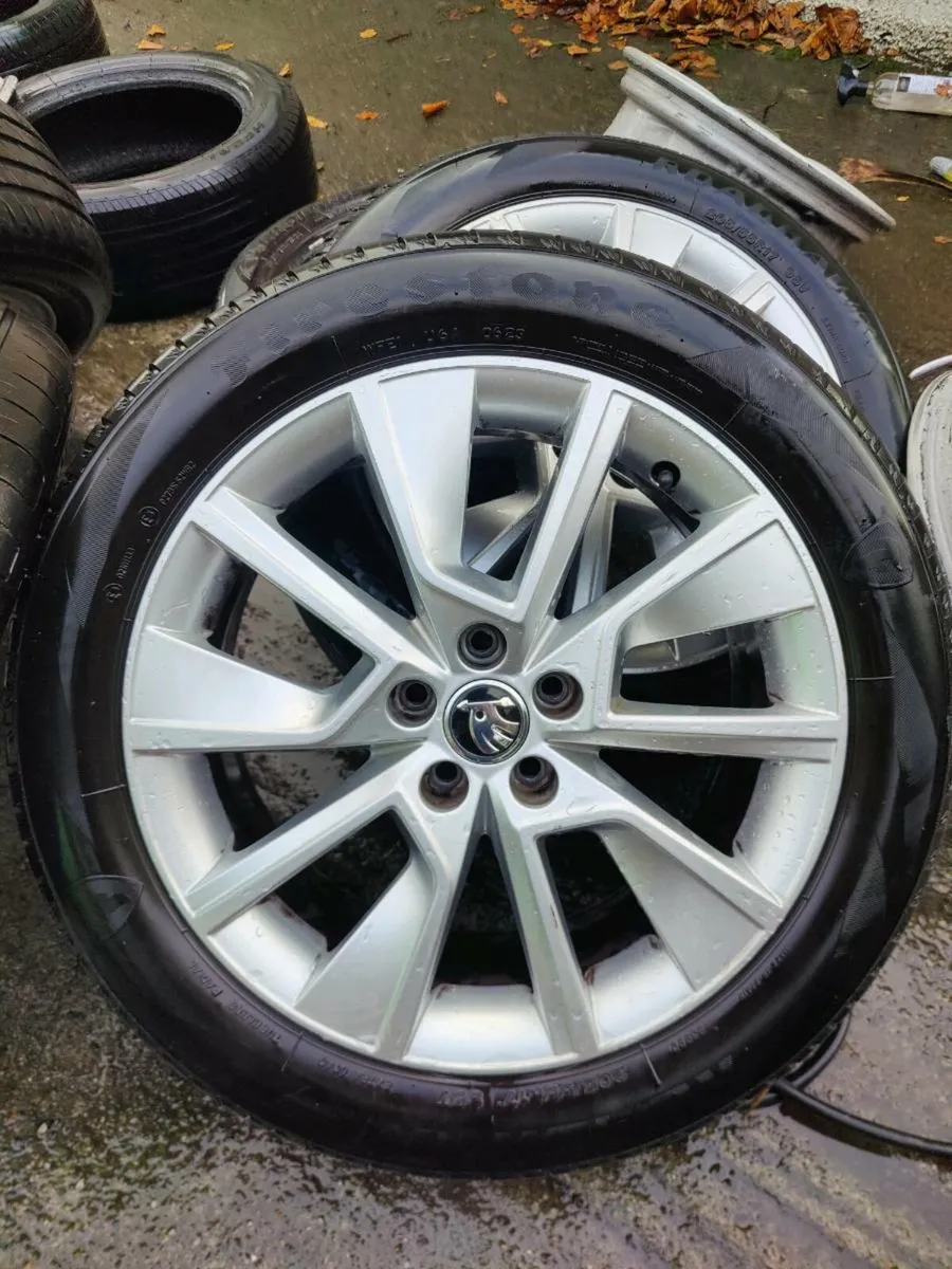 VAG GENUINE 17'/CADDY/GOLF/SKODA/ ALLOYS - Image 2