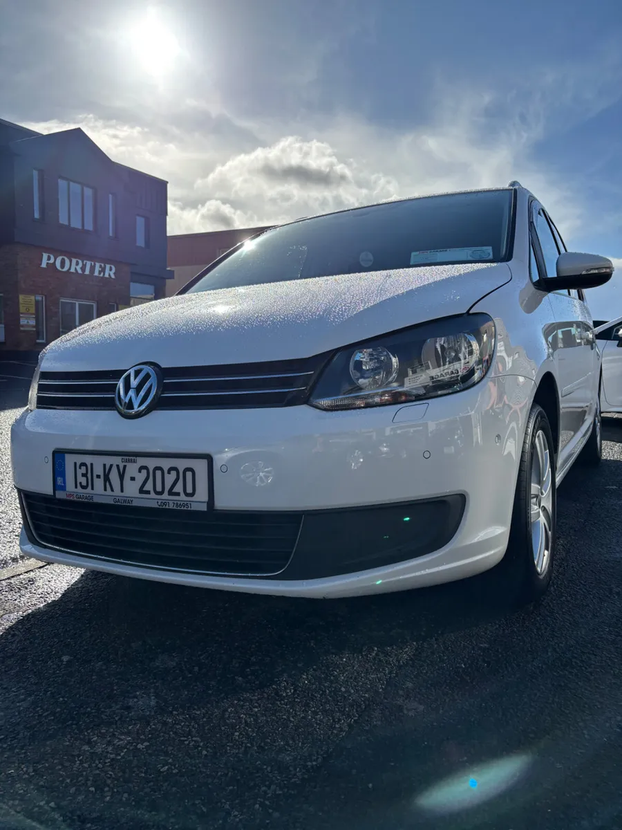 2013 Volkswagen Touran 1.6 TDI TRENDLINE 7 Seater - Image 3