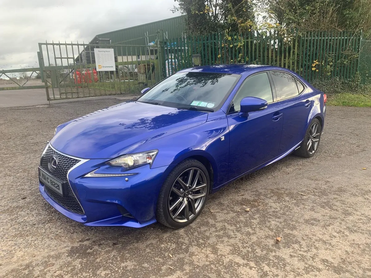 2015 Lexus IS 300H Fsport - Image 3
