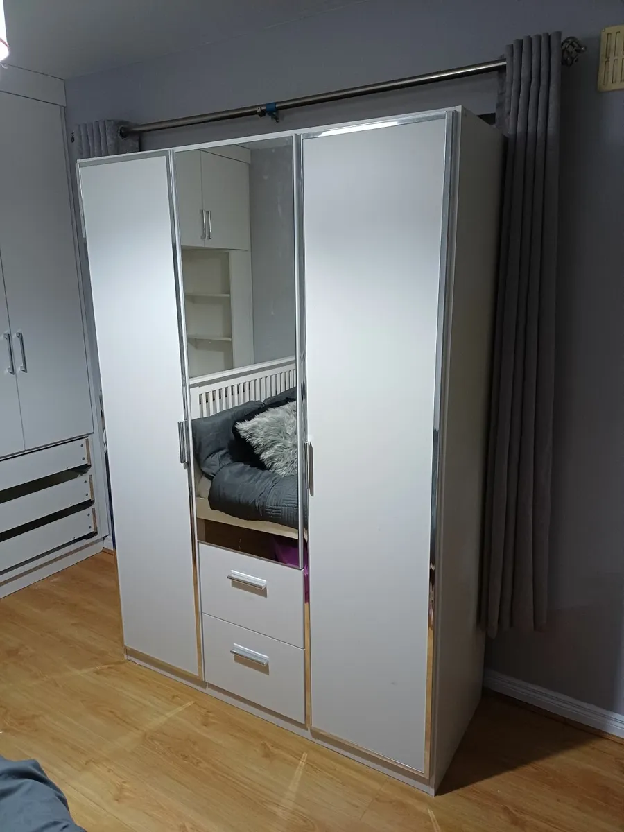 Wardrobe - Image 2