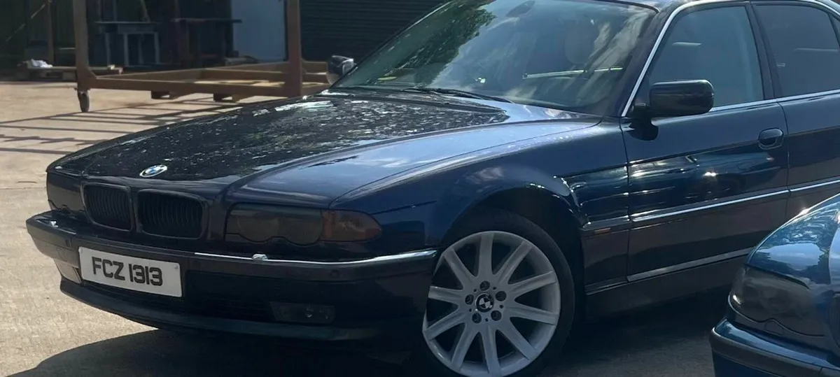 BMW 7-Series 2000 - Image 1