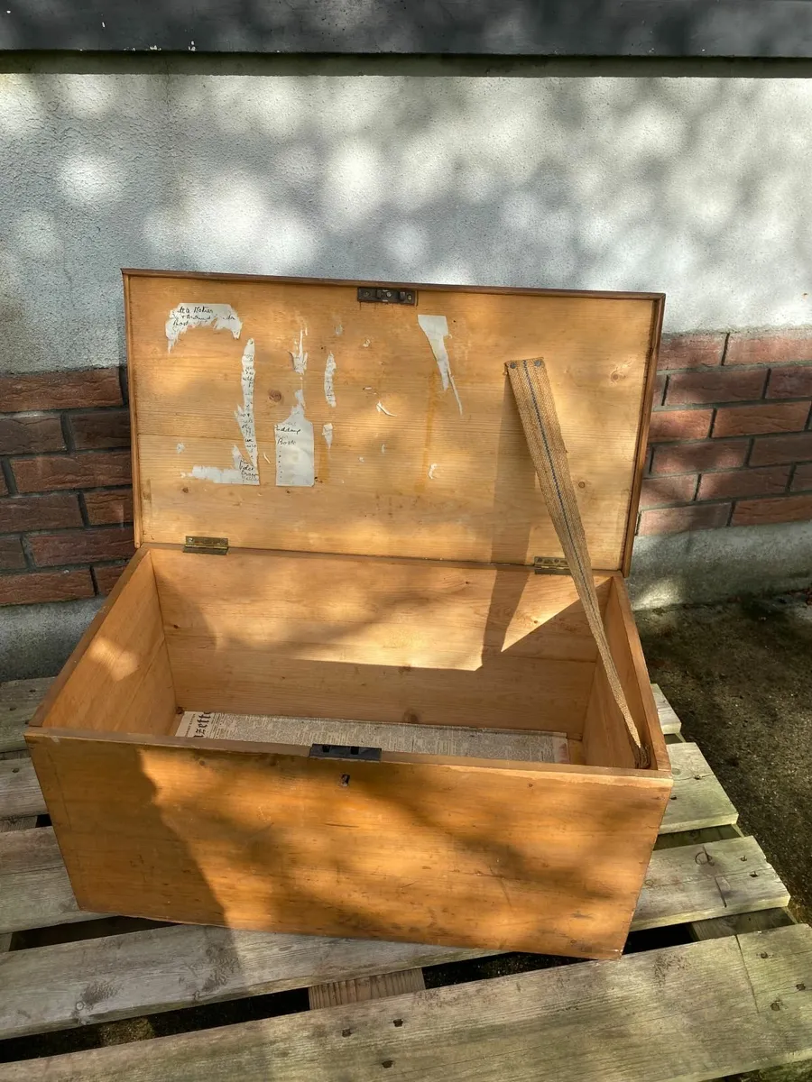 Vintage Pine storage box 29x15x16 - Image 2