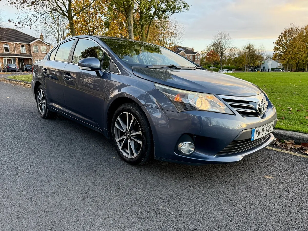 Toyota Avensis 2.0 D4D Icon 2013 - Image 1