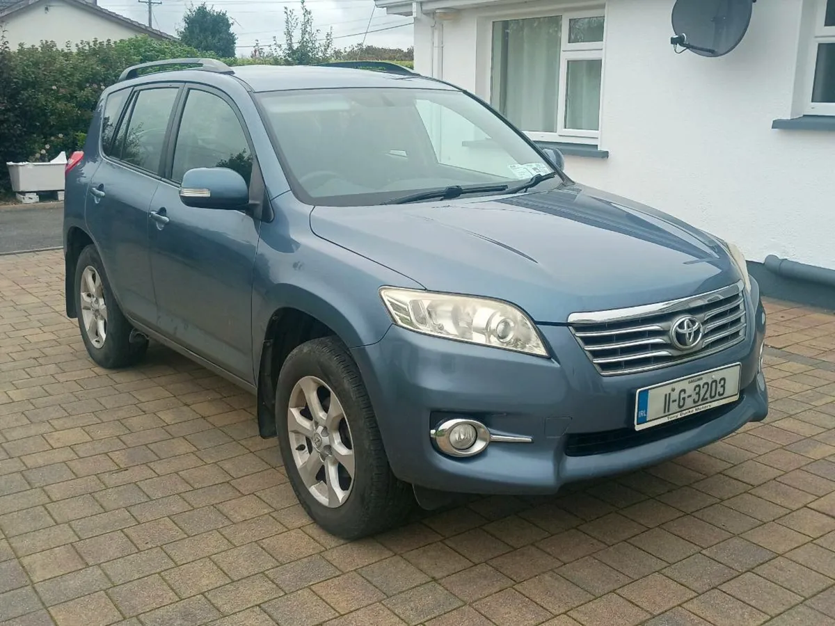 2011 Toyota RAV4 4x4 - Image 1