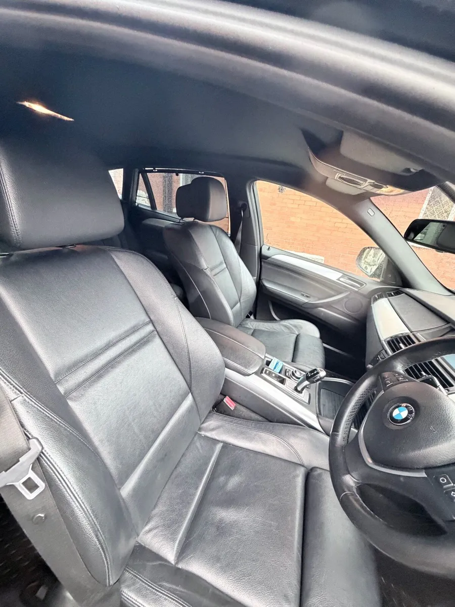 Car - Image 3