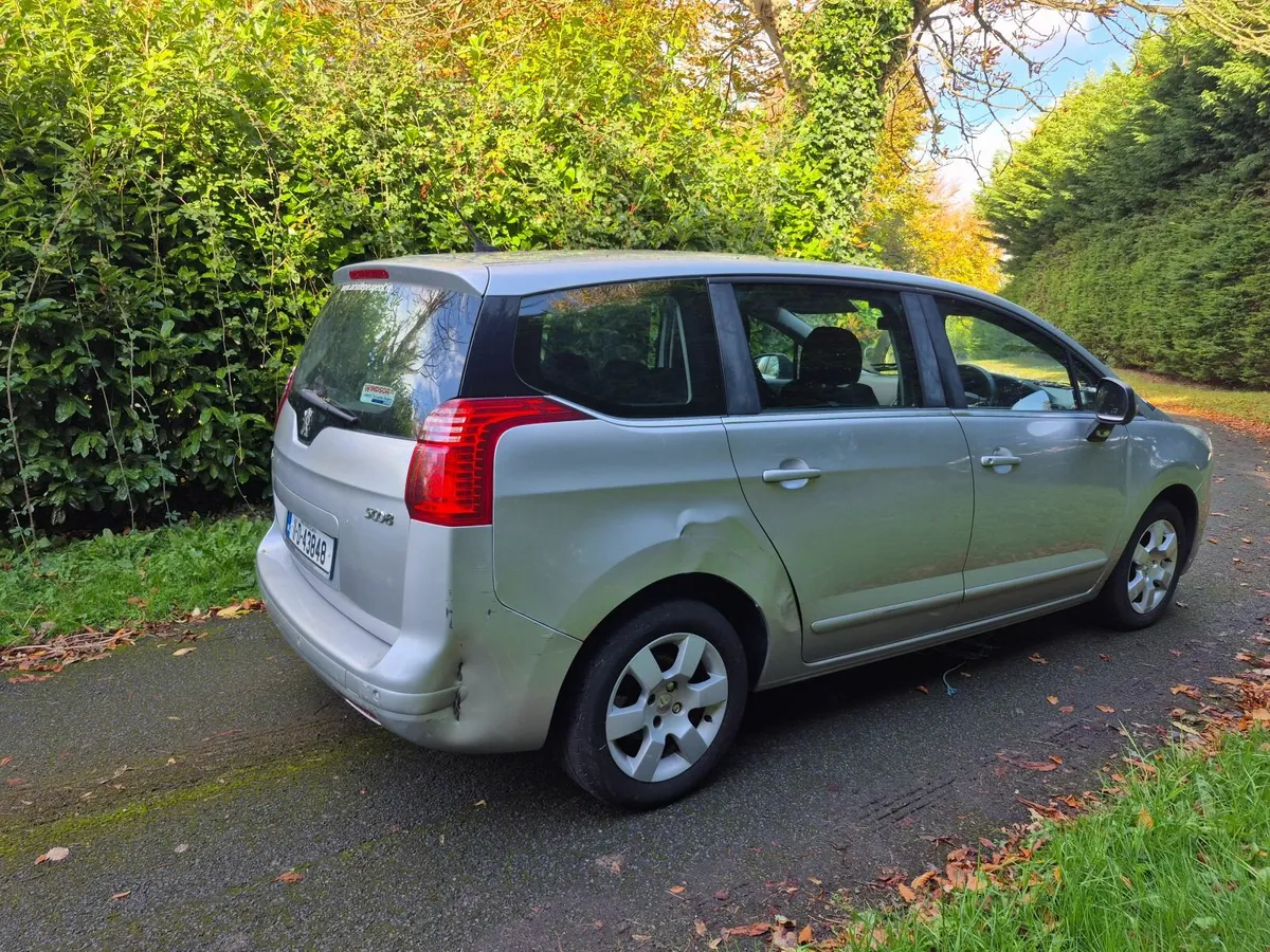 Peugeot 5008 2011 7 Seater - Image 2