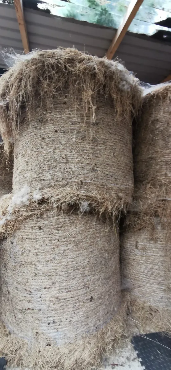 Hay bales - Image 1