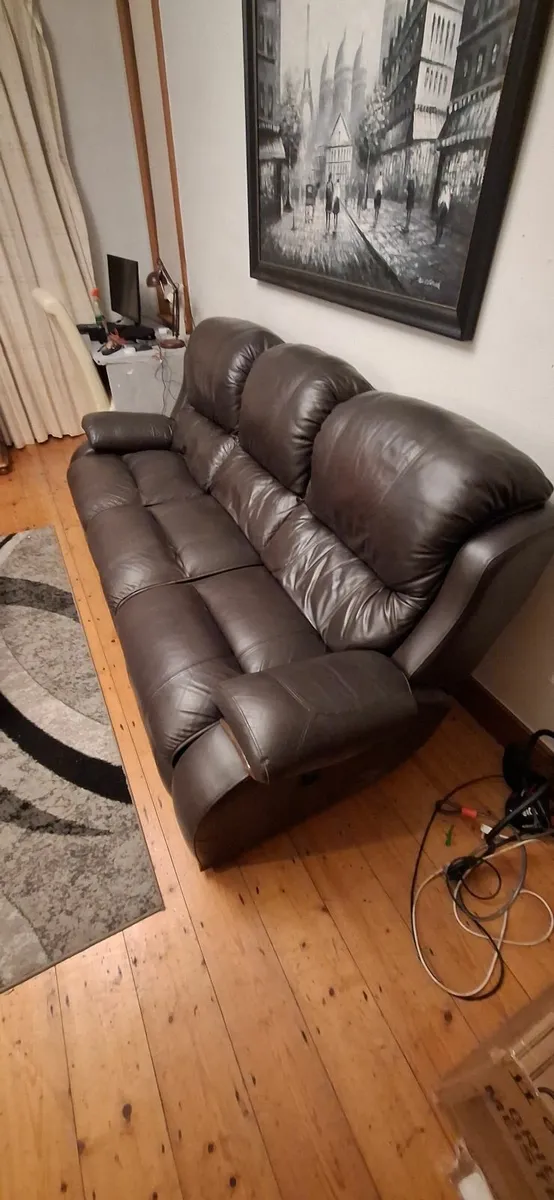Couch - Image 2