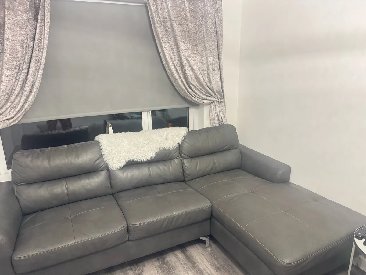 Couch - Image 3