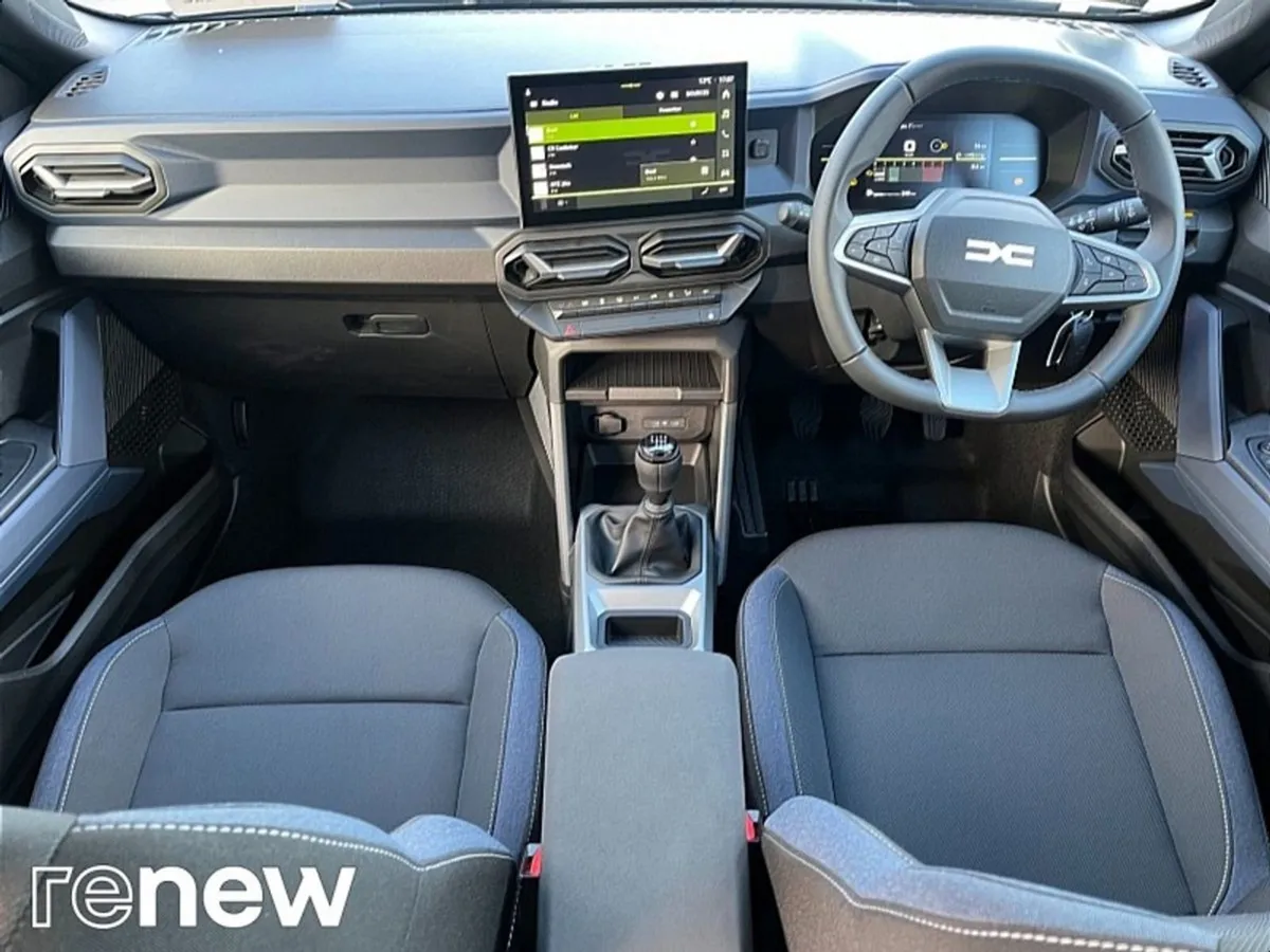 Dacia Duster Expression Mhev 1.2 140 BHP 5DR  IN - Image 2