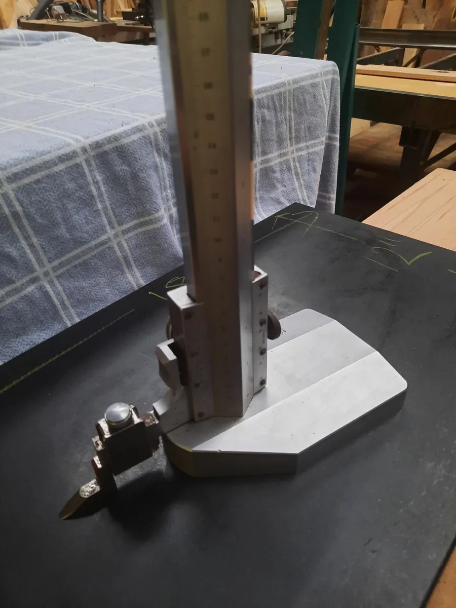 Ely granite surface plate and vernier height gauge - Image 1