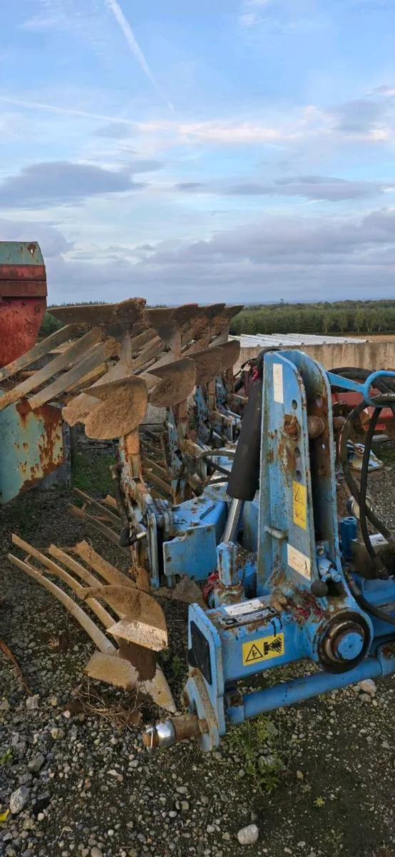 Ivor williams box trailer/Lemken plough - Image 4