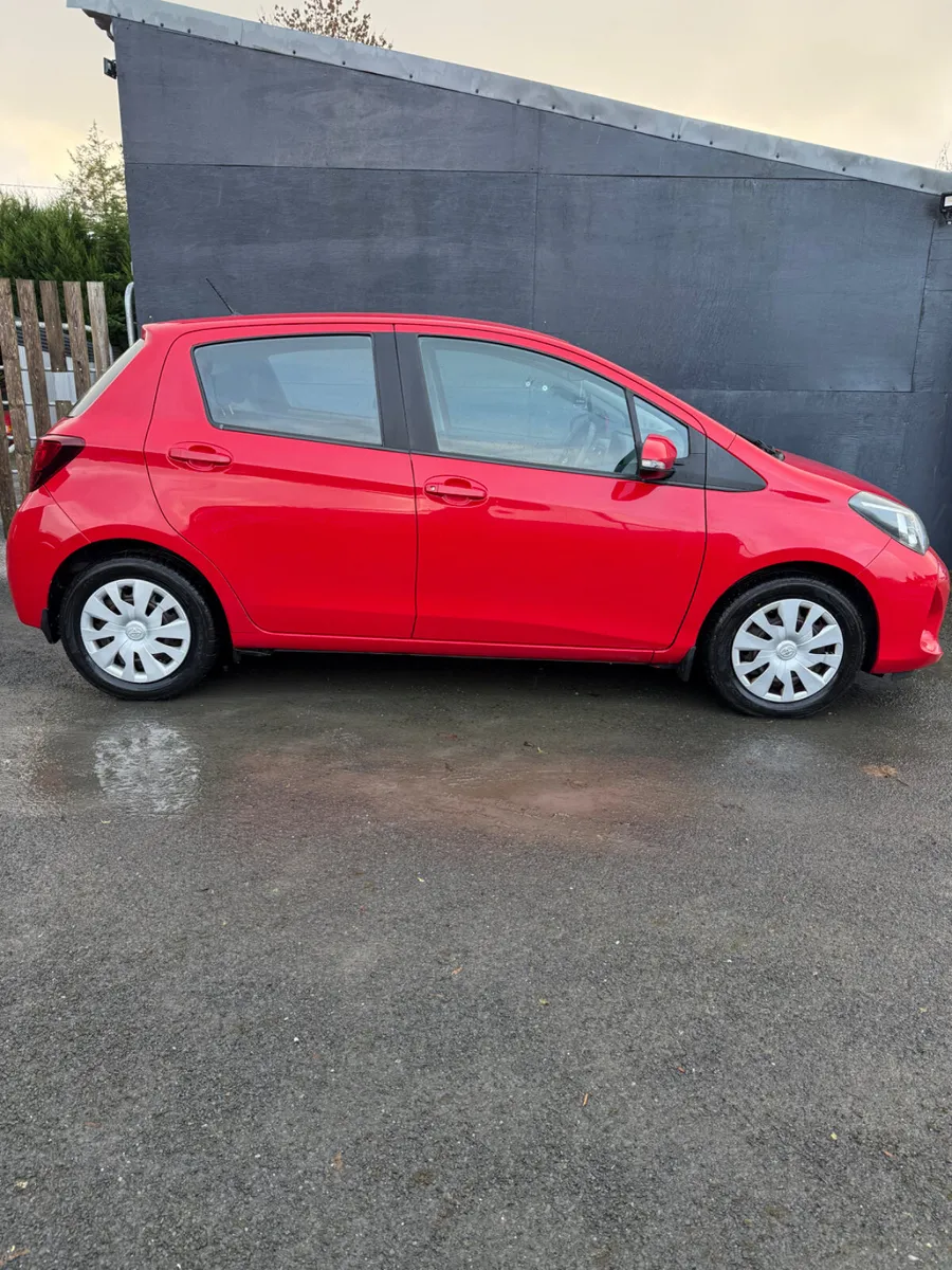 Toyota Yaris 2014 - Image 2