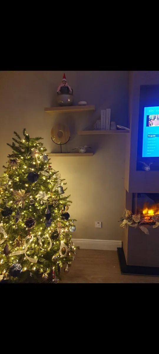 Christmas tree 5ft  rrp 230 - Image 1