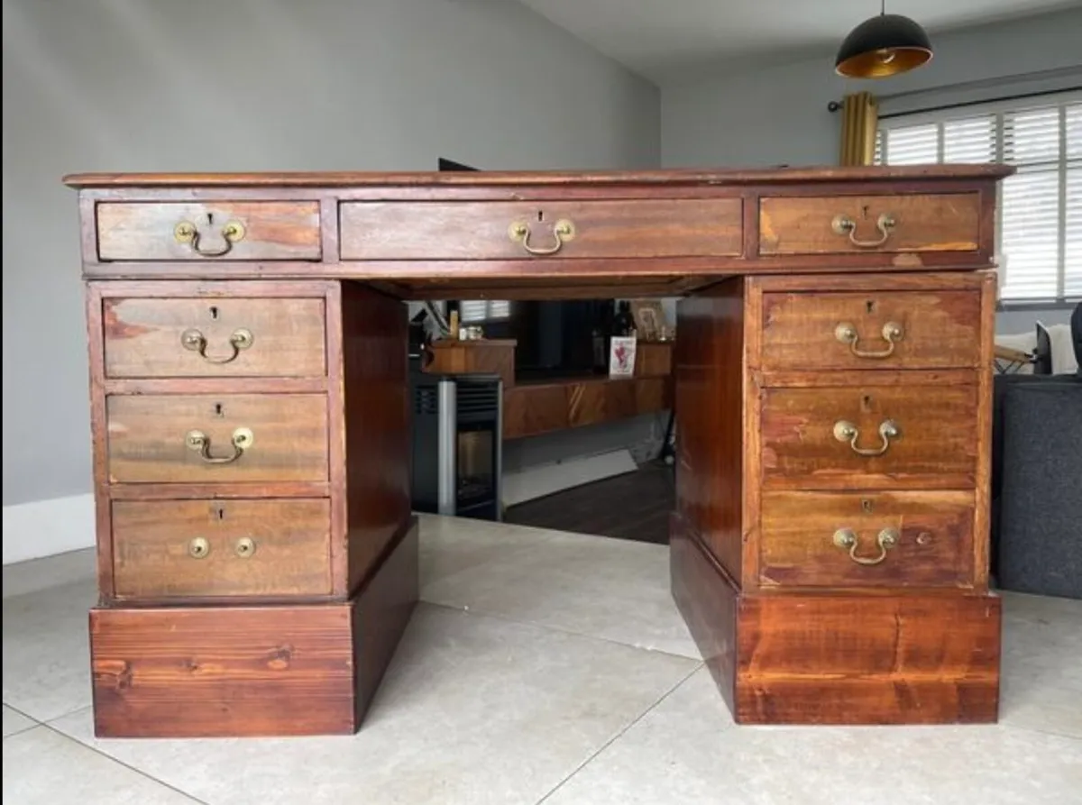 Vintage desk - Image 1