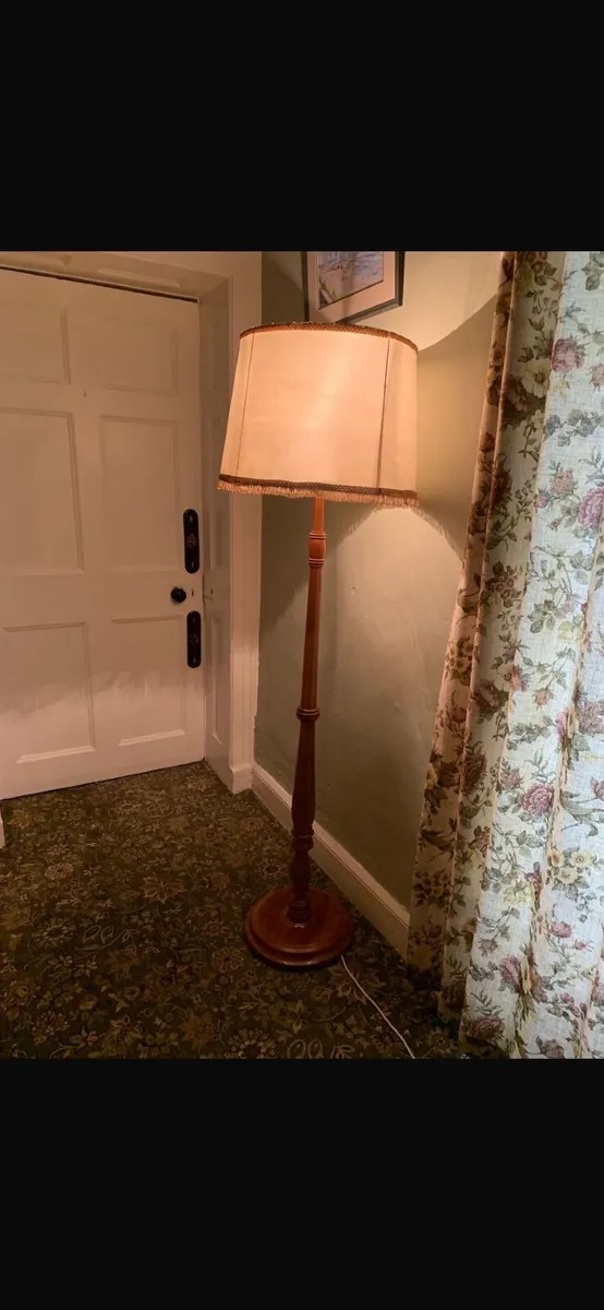Floor lamp