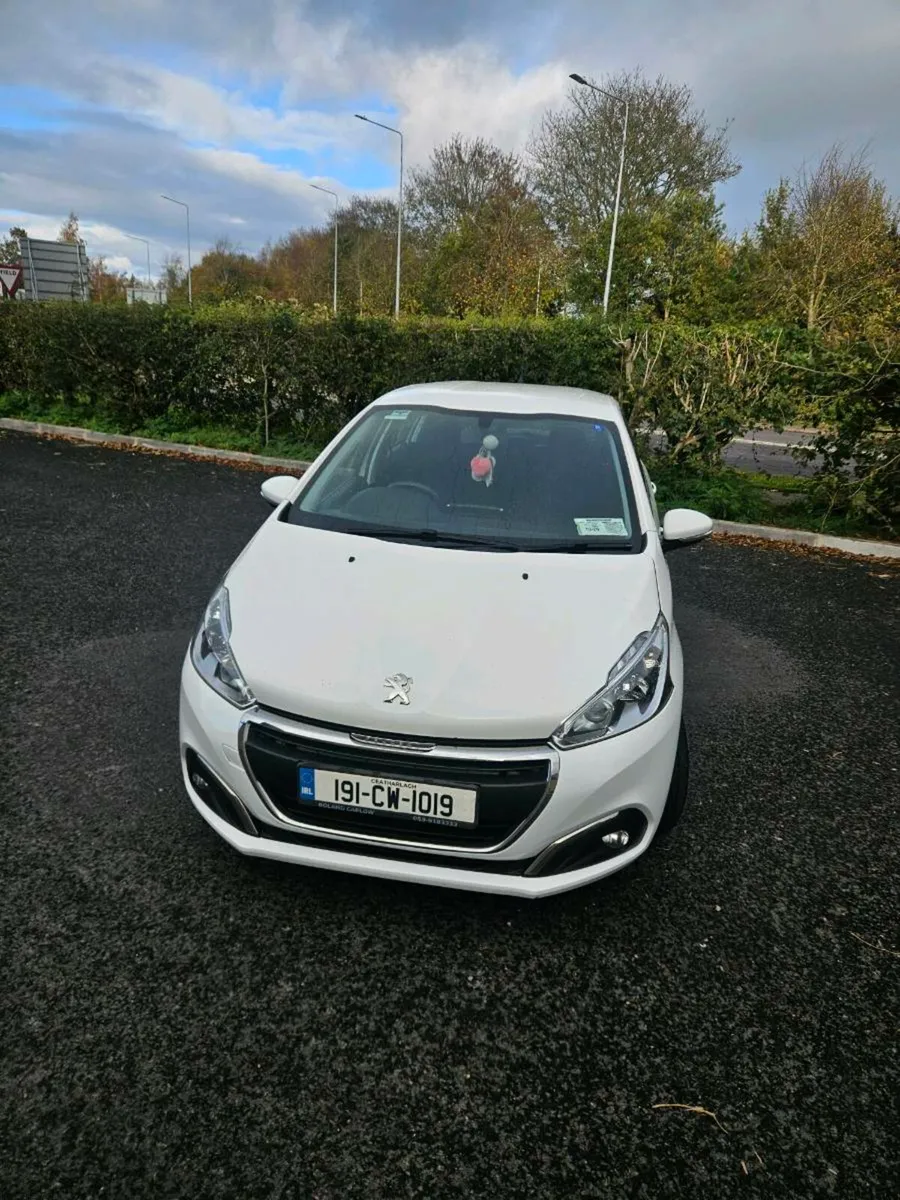 Peugeot 208, 2019, 1.2 Petrol - Image 3