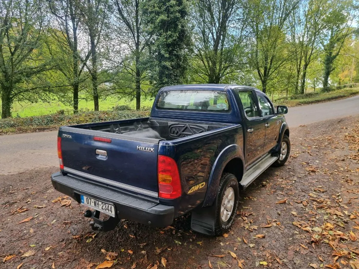 Toyota Hilux cvrt 10/26. - Image 2