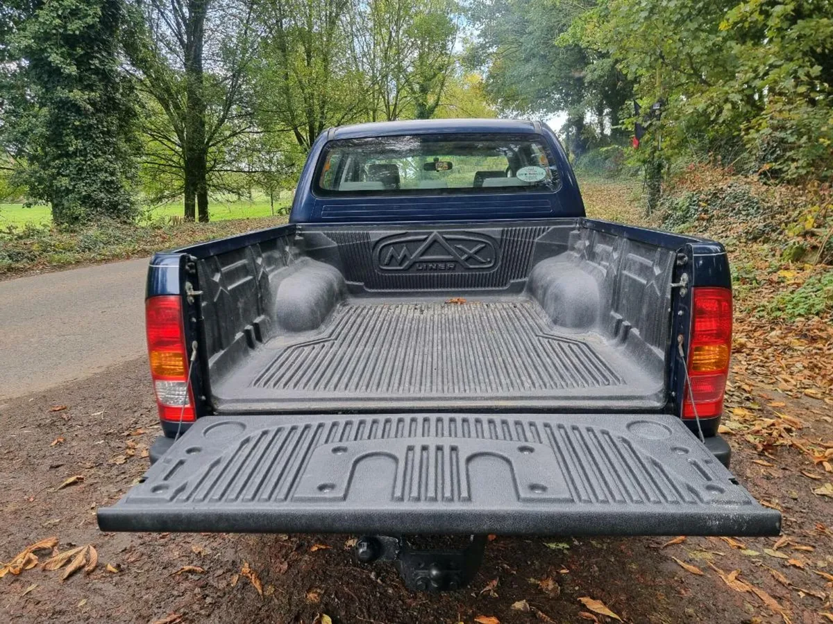 Toyota Hilux cvrt 10/26. - Image 3