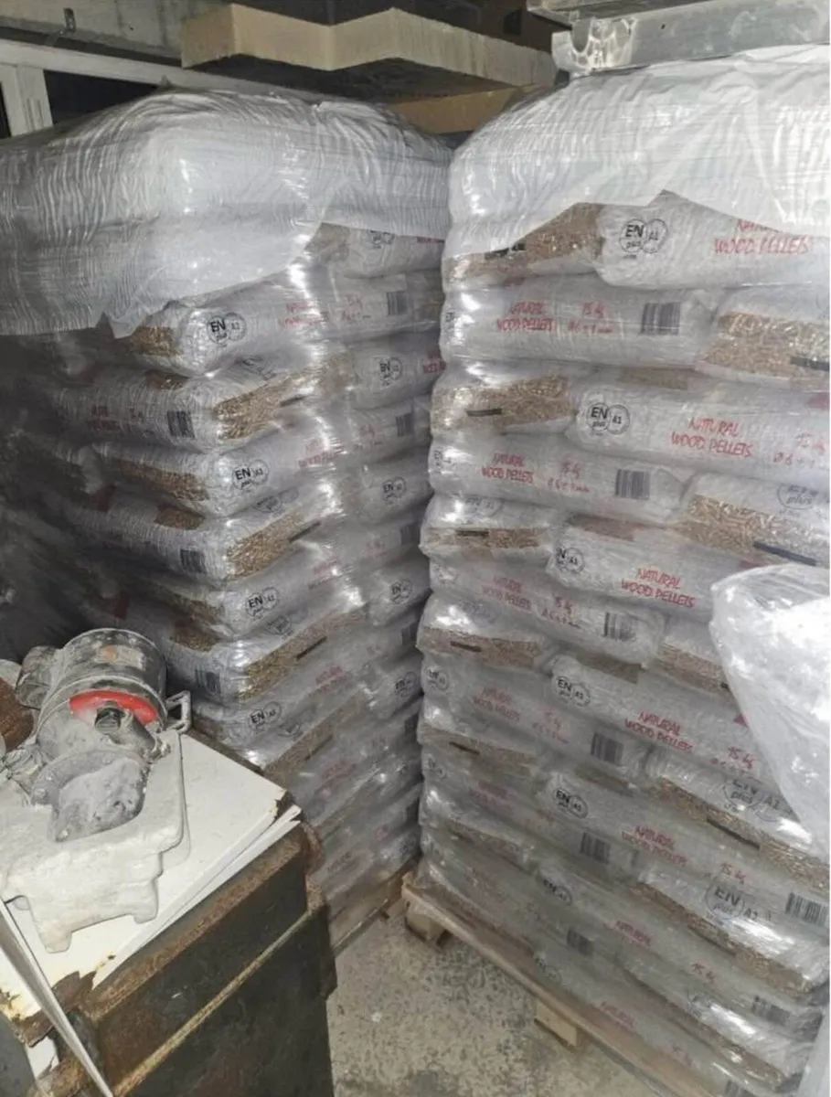 Natural wood pellets - Image 1